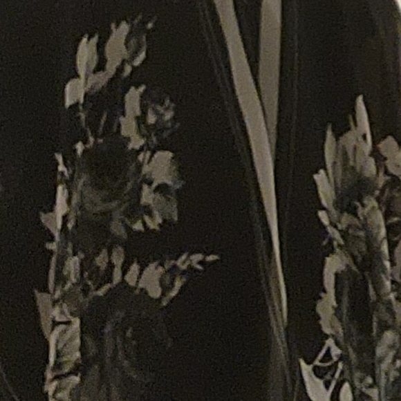 Black Wrap - Picture 5 of 9